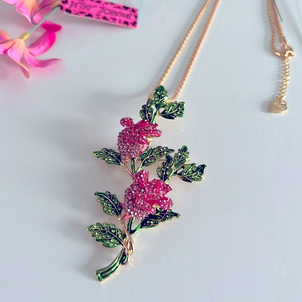 Betsey Johnson Style Necklace Crystal Roses Pendant Chain
